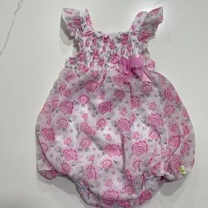 Infant girls romper like new sz 3-6 months